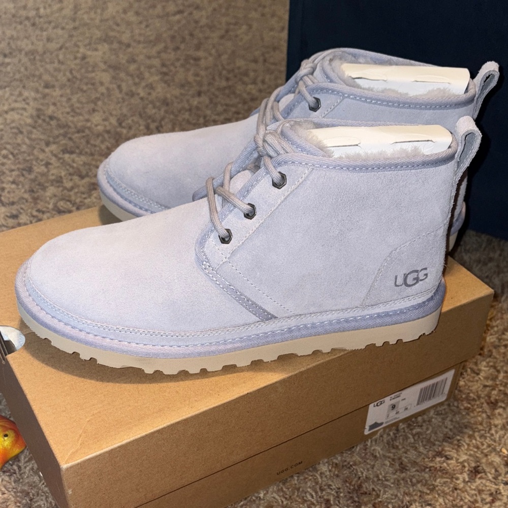 UGG